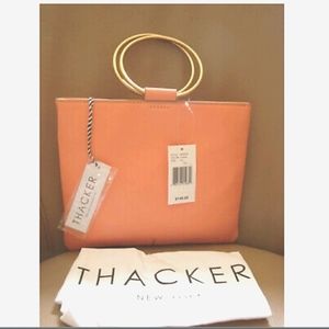 NWT💫THACKER LE POUCH CROSSBODY LIGHT  CORAL